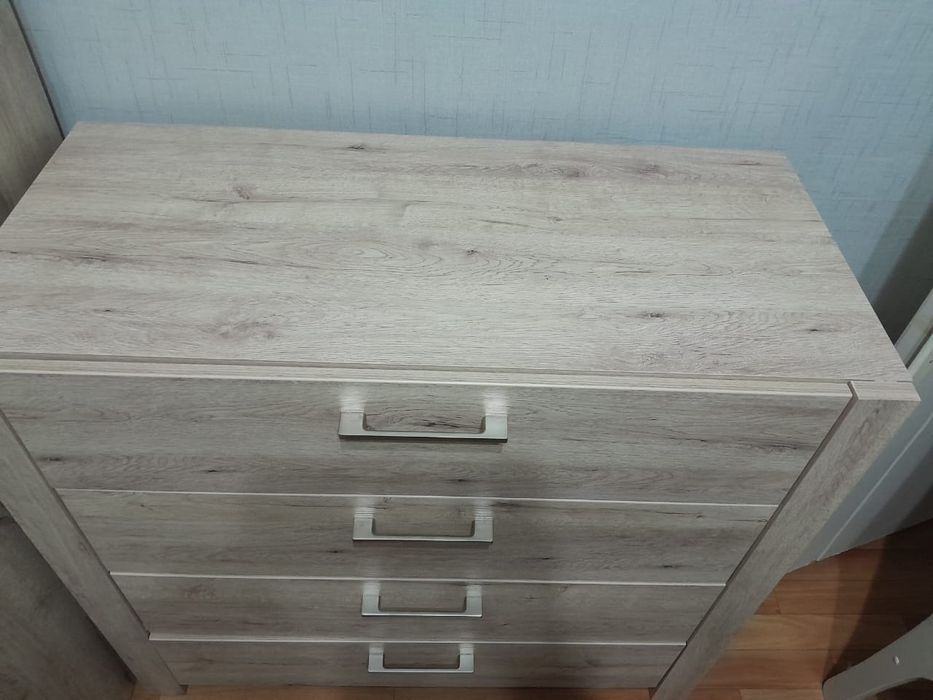 Спальный шкаф с комодом новое