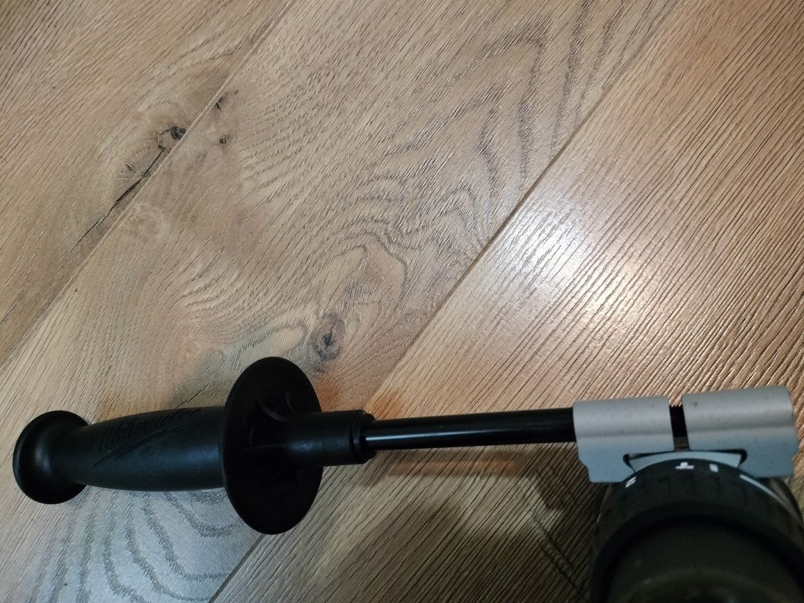 Mâner filetanta Milwaukee