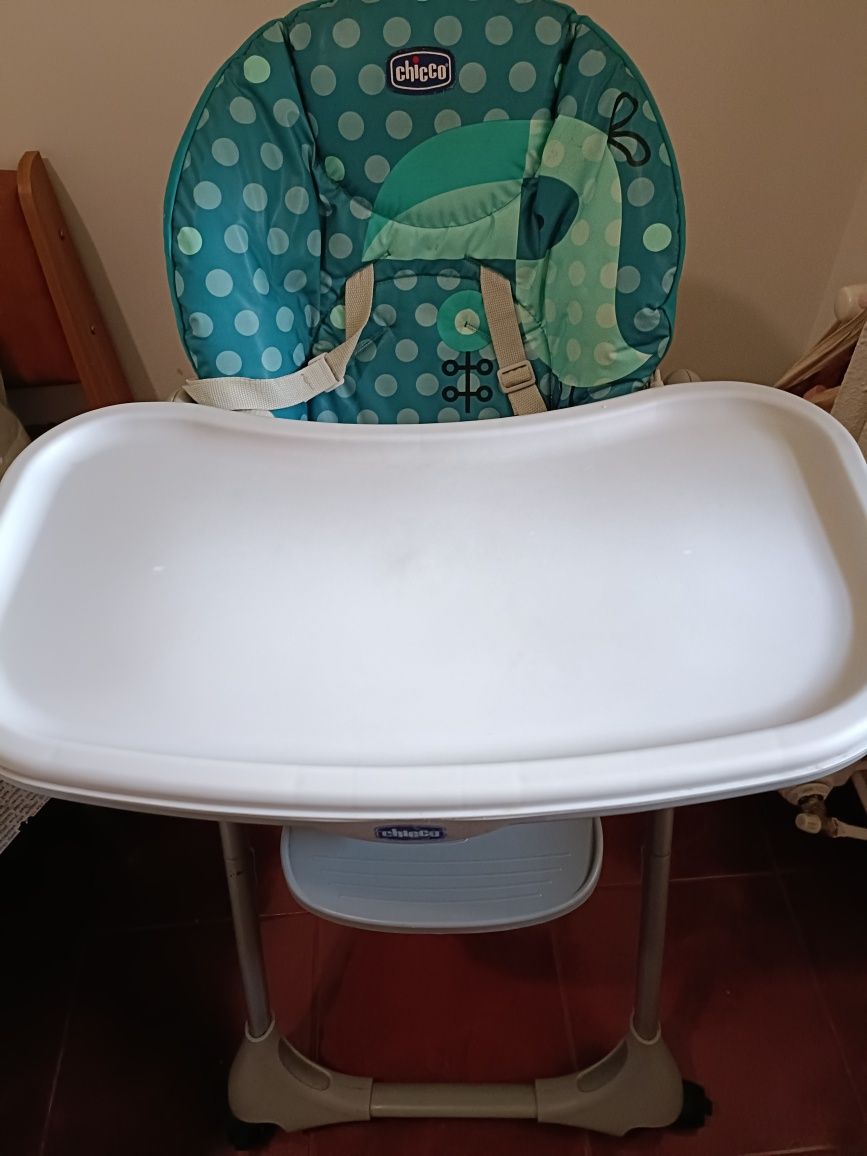 Vând scaun de masa Chicco 2 în 1
