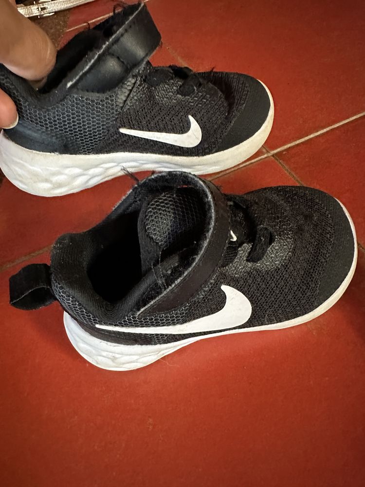 Детски маратонки Nike Revolution 21 размер