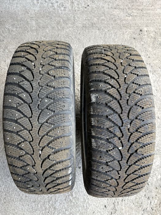 Продам зимнию шипованную резину 2 штуки.
