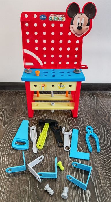 Ustensile de construit ale lui mickey mouse