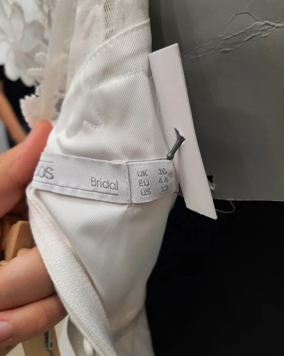 Rochie de mireasa NOUA Asos 44