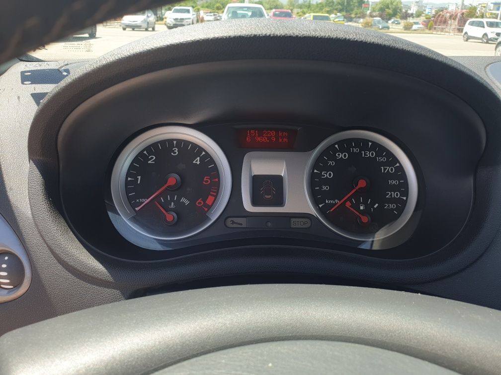 Рено клио 3 103к.с 6скорости 1.5dci