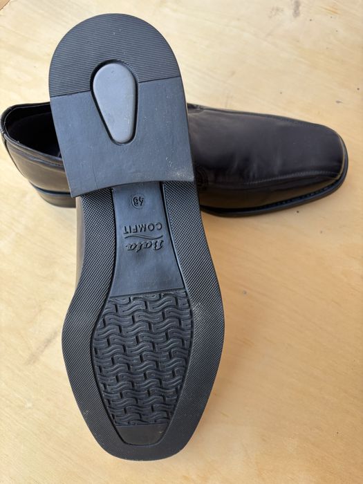 Продам классические мужскме туфли, размер 45-46