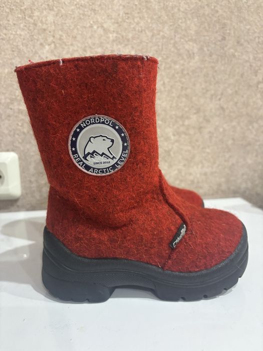 Продам валенки Филипок и дутики натуралка 26 р