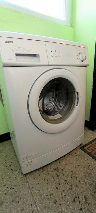 Пералня Zanussi ZWF155W за части