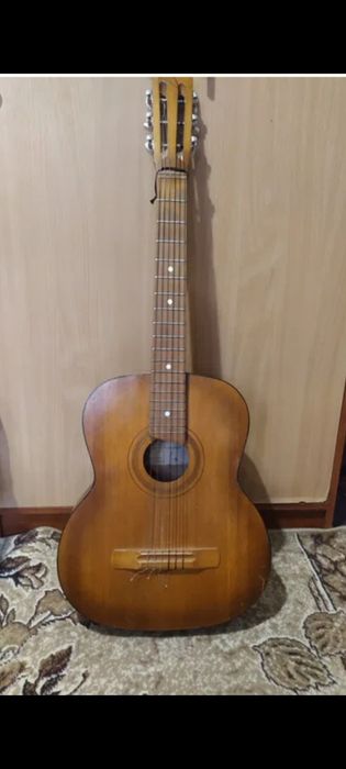 Отдам гитару бесплатно, самовывоз