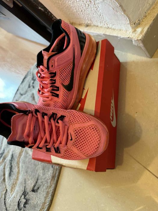 Adidasi nike roz 36