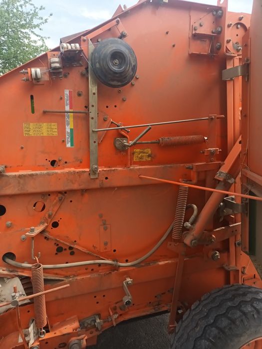 Vând presă de balotat