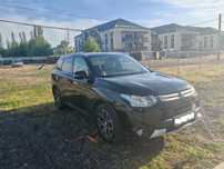 Mitsubishi Outlander Vand Mitsubishi Outlander  7 locuri 2015, benzină +GPL