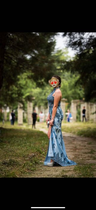 Продавам балната си роклята