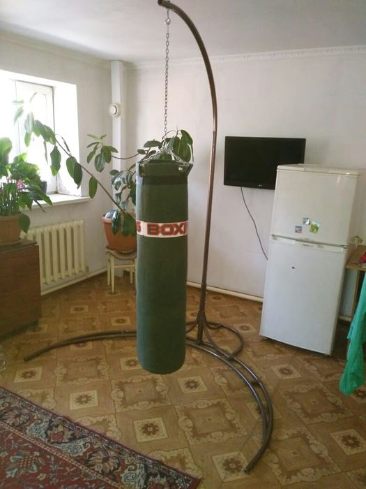 Продам грушу со стойкой