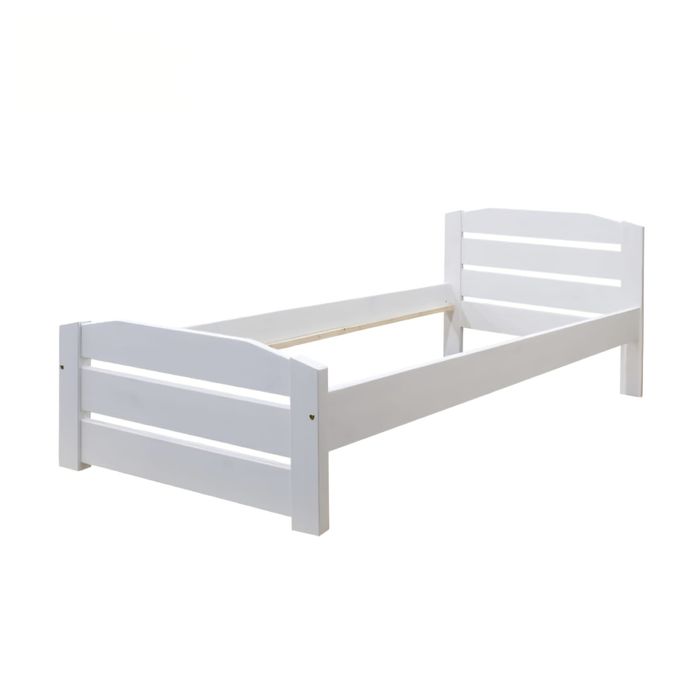 Деревянная кровать