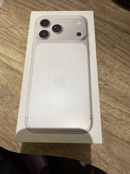 iPhone 17 pro max 1750$ СРОЧНО !!!