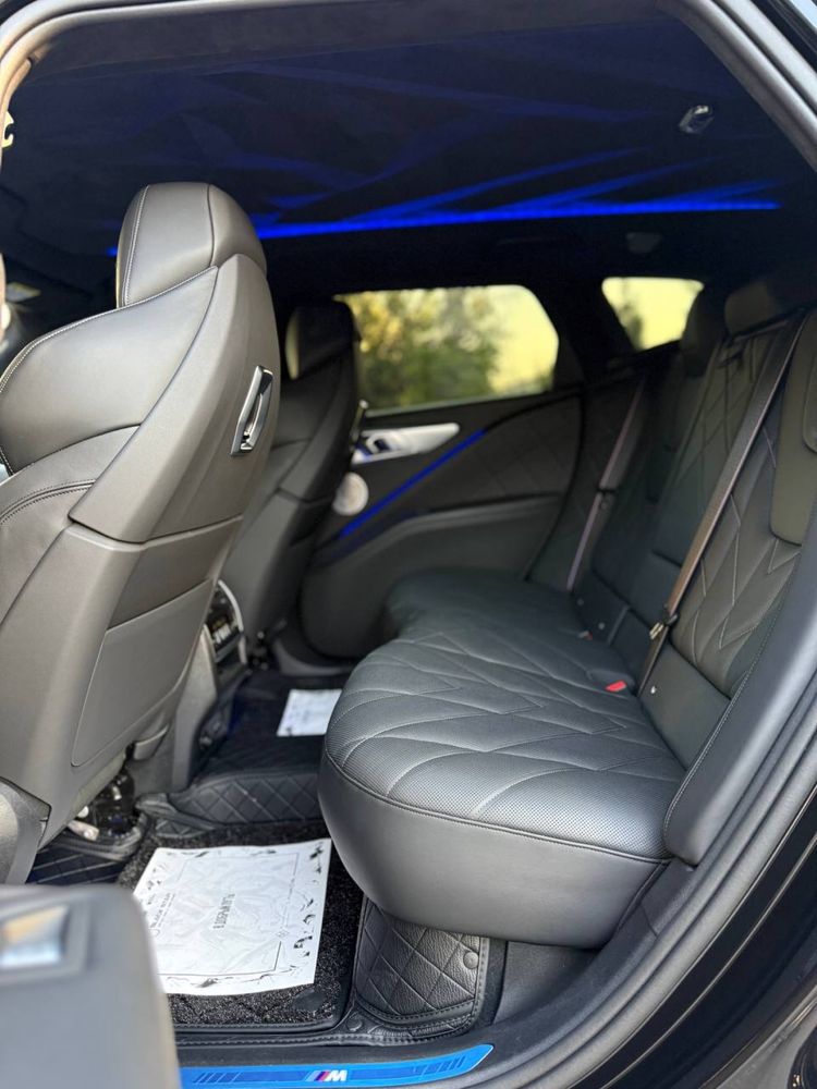 BMW             XM
