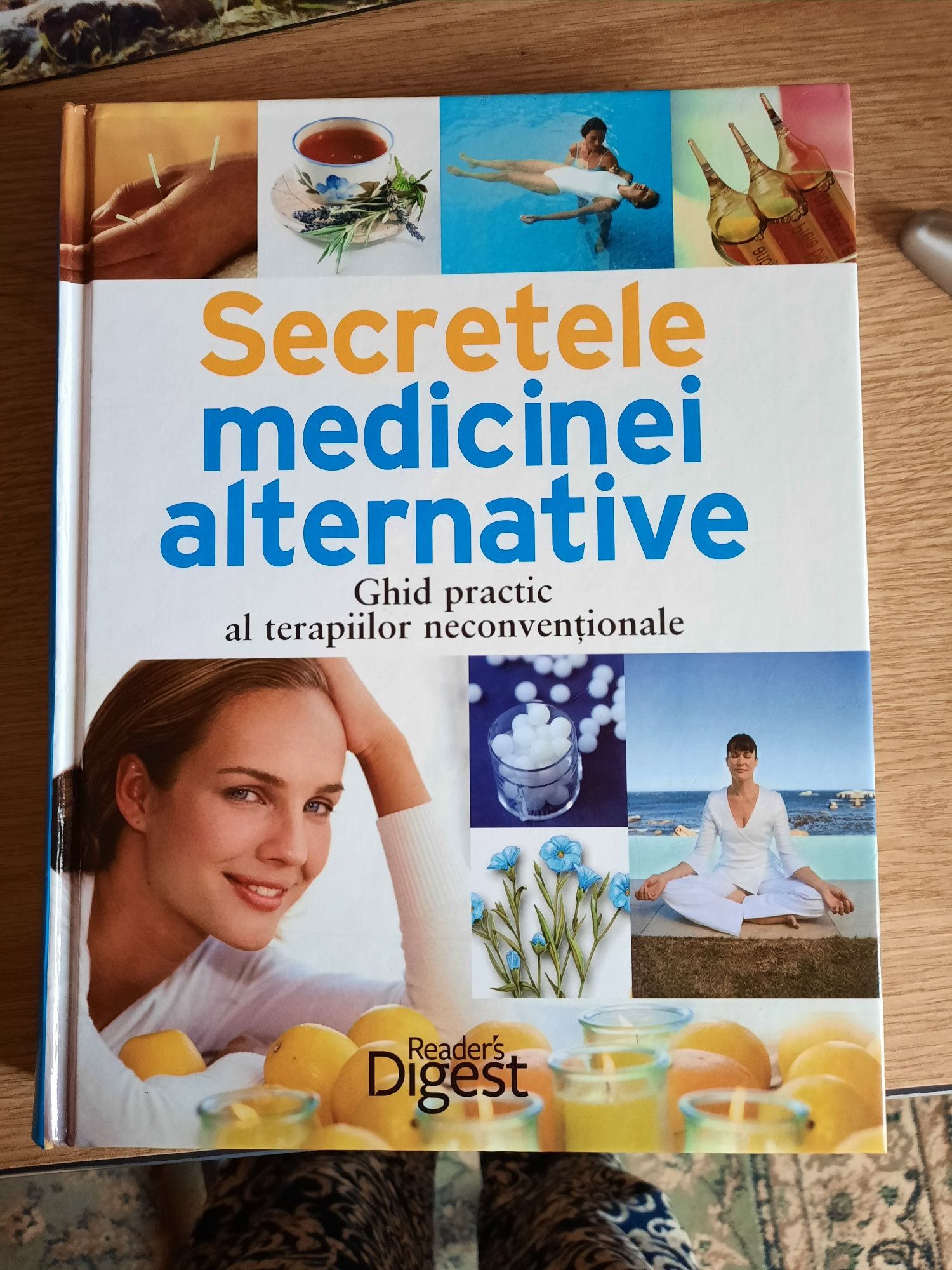 Vând carte cu secretele medicinei alternative.