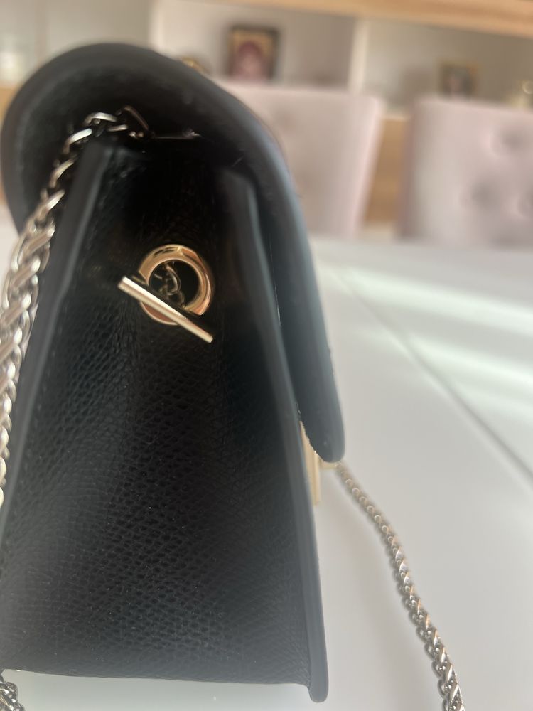 Furla metropolis