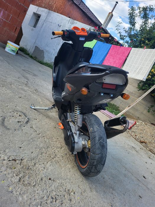 Vând scuter Yamaha