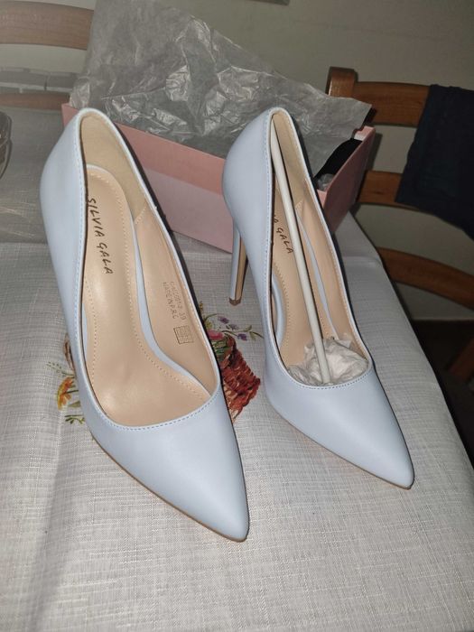 Pantofi noi marime 39