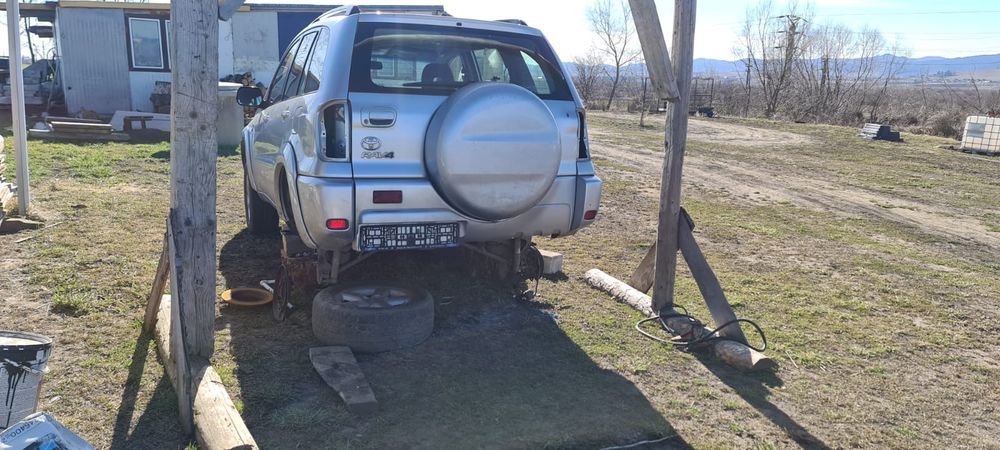 Dezmembrez  Toyota Rav 4.