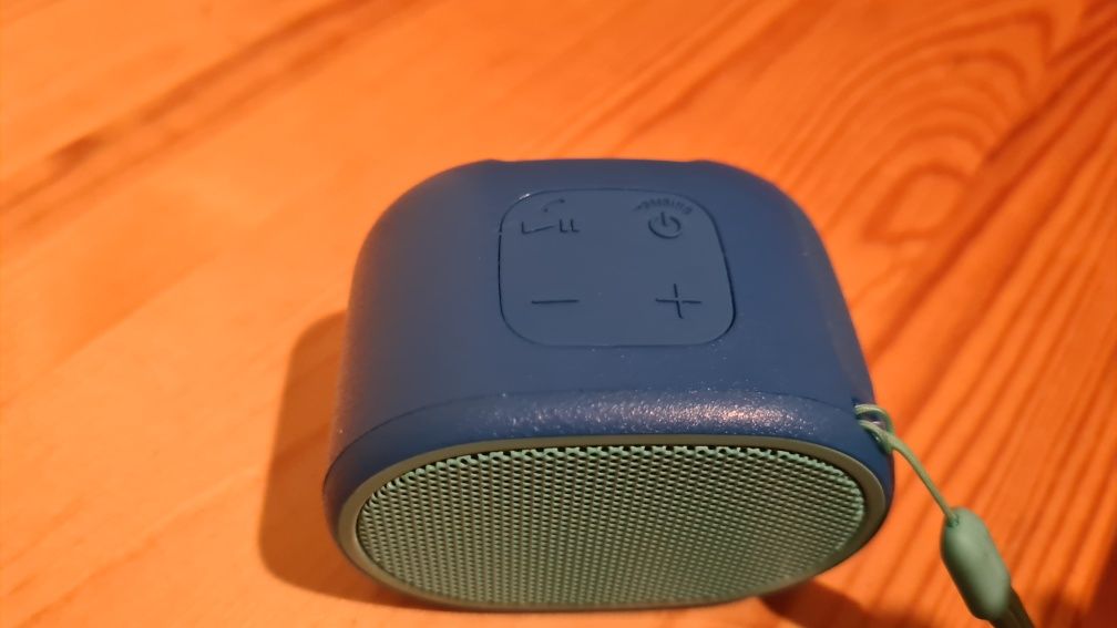 Продавам блутут колонка Sony SRS-XB01