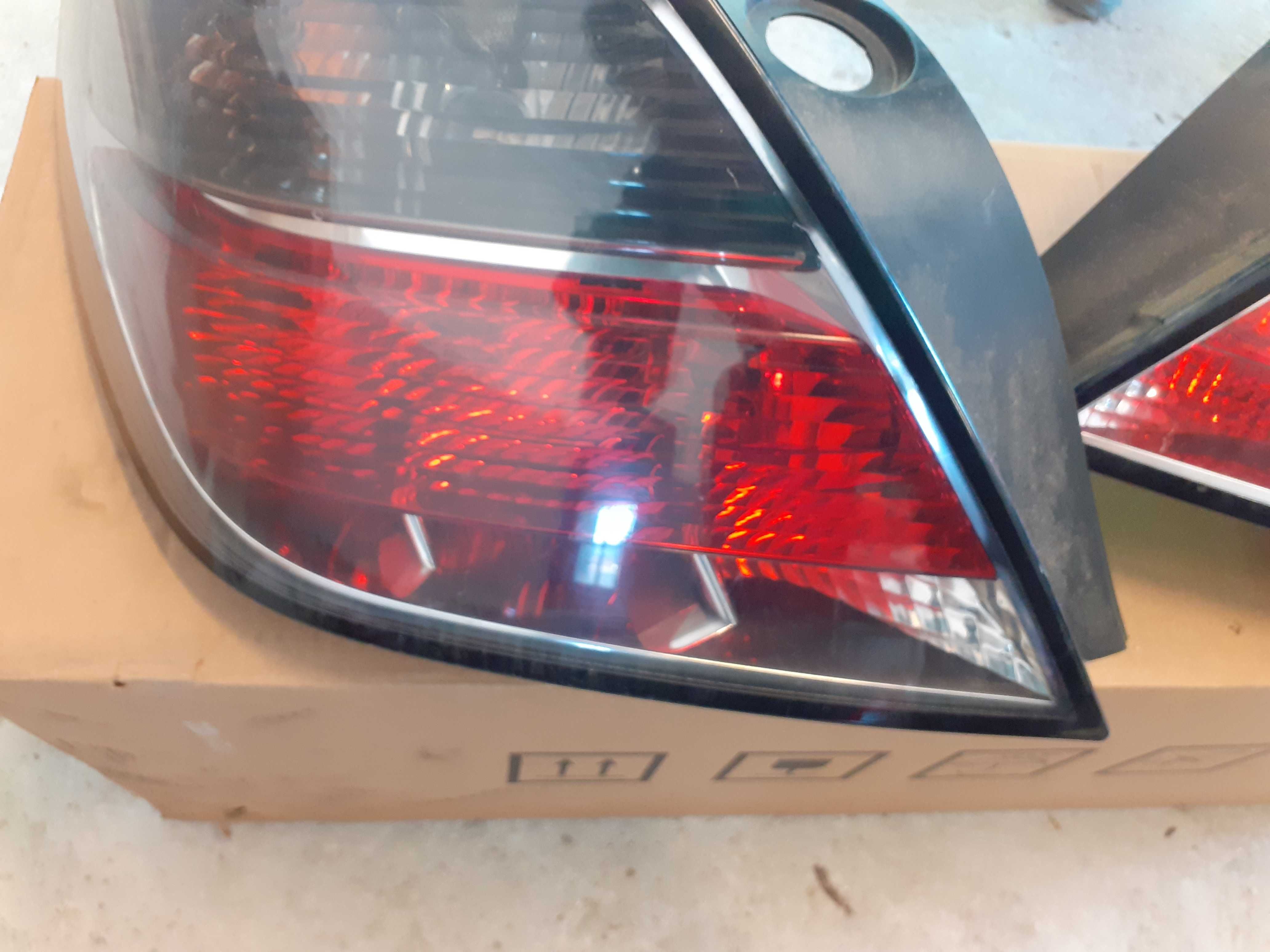 Stop stanga dreapta Stopuri Triple lampa Opel Astra H GTC