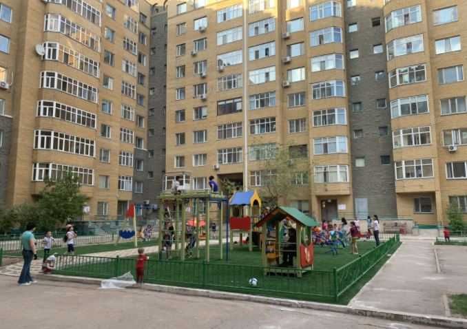 • Продам 3-комнатную 76м² возле ТД Жан-Нур!