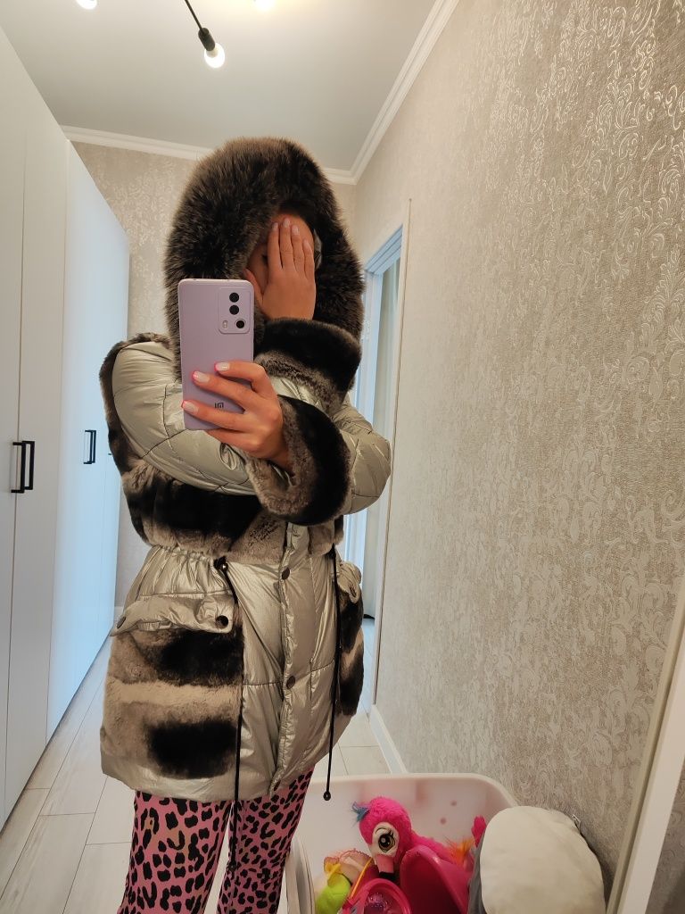 Продам куртку женскую