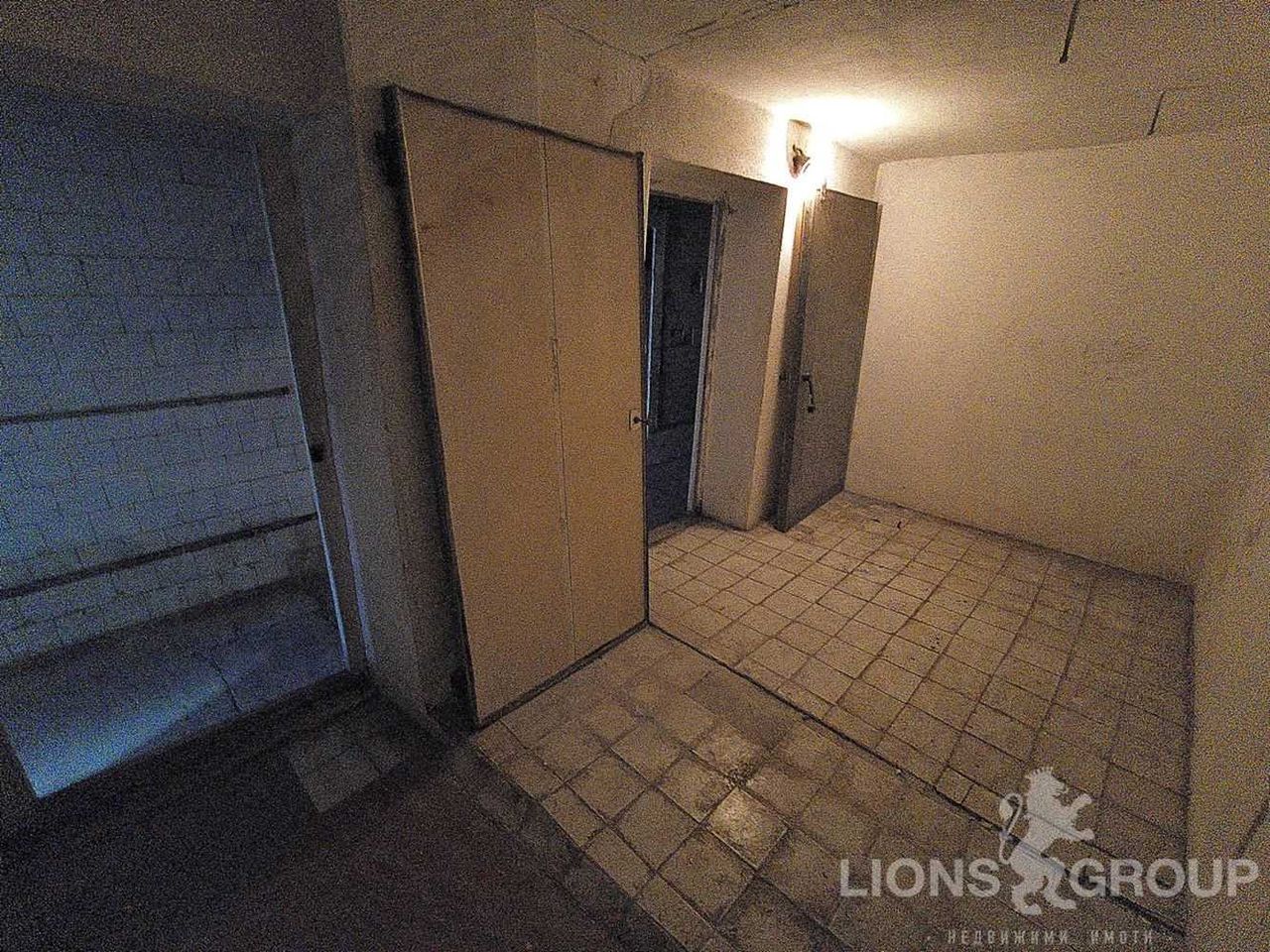 Продава се Промишлена сграда в Варна, Западна промишлена зона - 257 кв.м за 1168 €/кв.м - Снимка #10