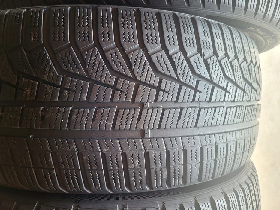 4 anvelope 225 45 R 18 Hankook iarna
