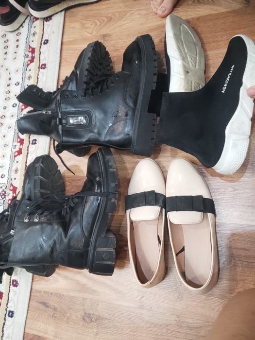 Обувь 39 размер в отличном состояний, 4 шт