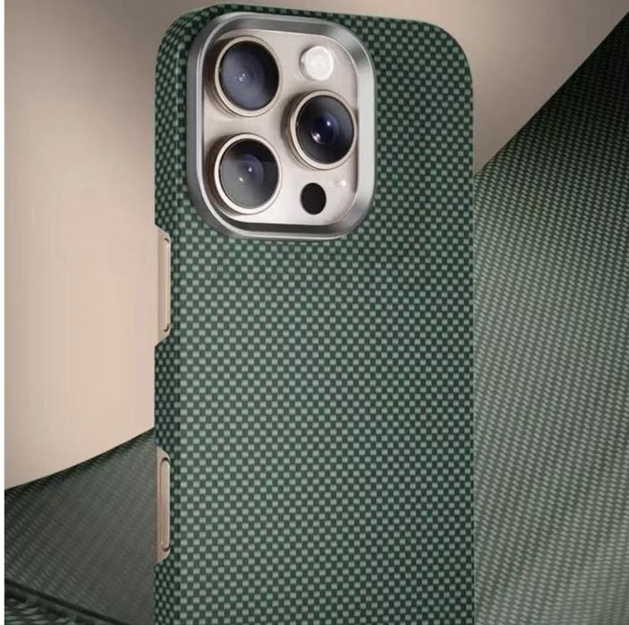 Чехол на iphone 16 pro max настоящий карбоновый