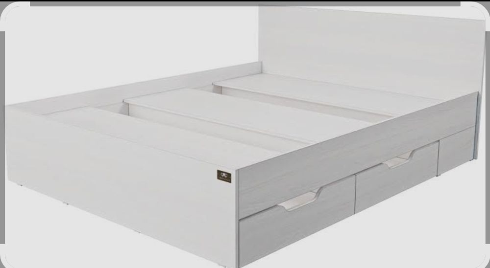 Продам кровать 160*200 с матрасом