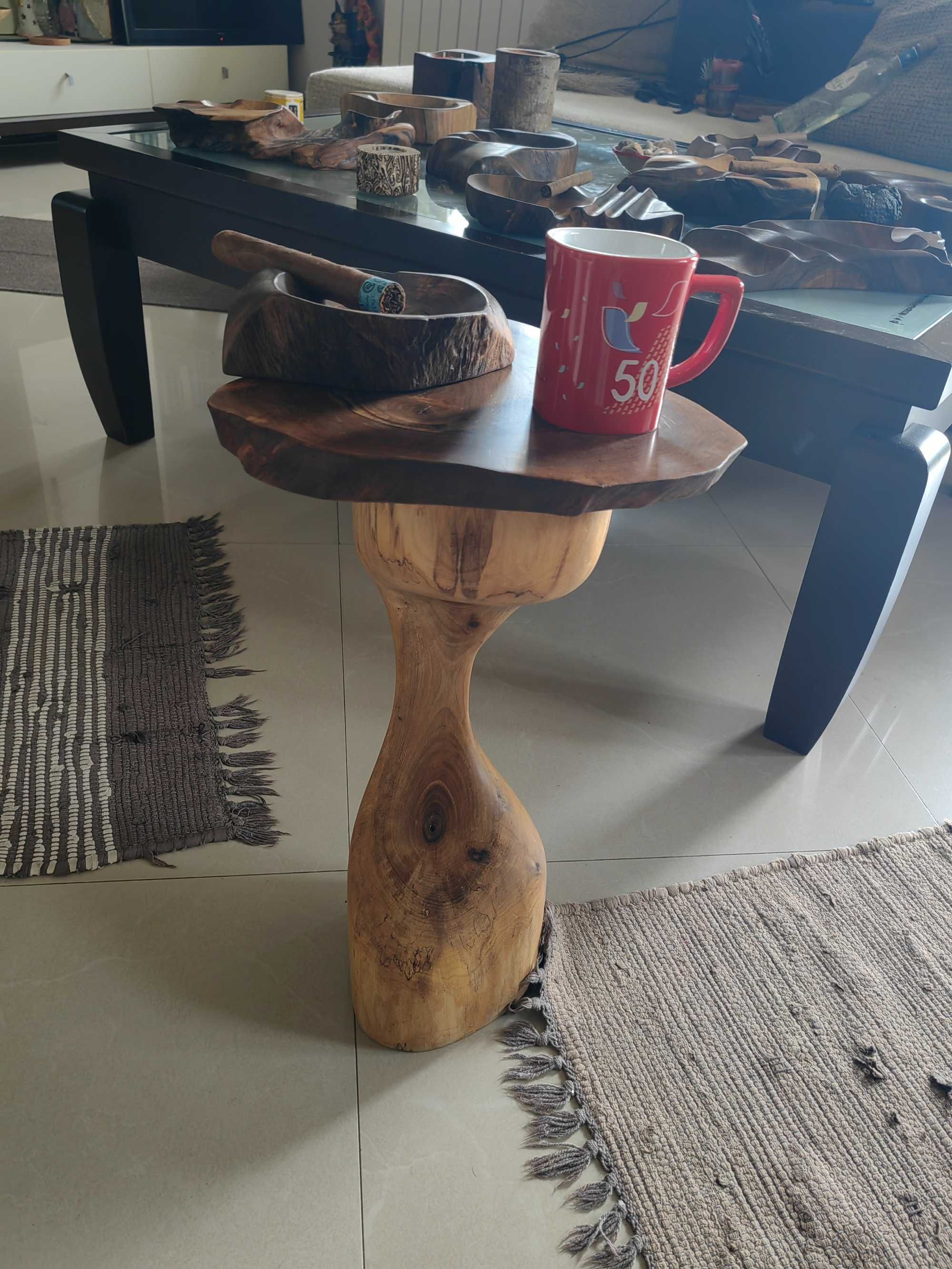 Арт помощна масичка