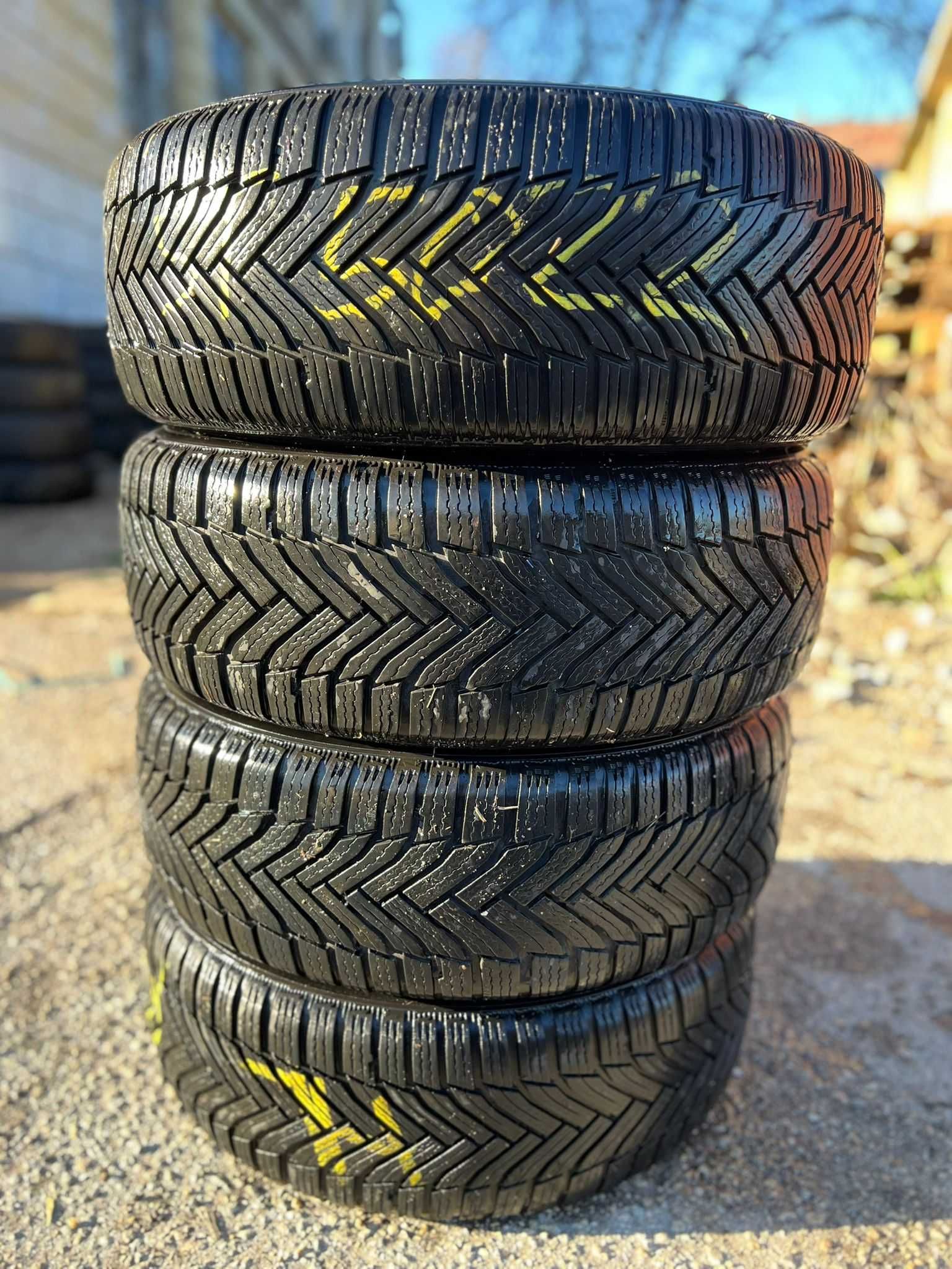 Зимни гуми 215 60 16 Michelin Alpin 6  DOT 2722 грайфер 6.5мм
