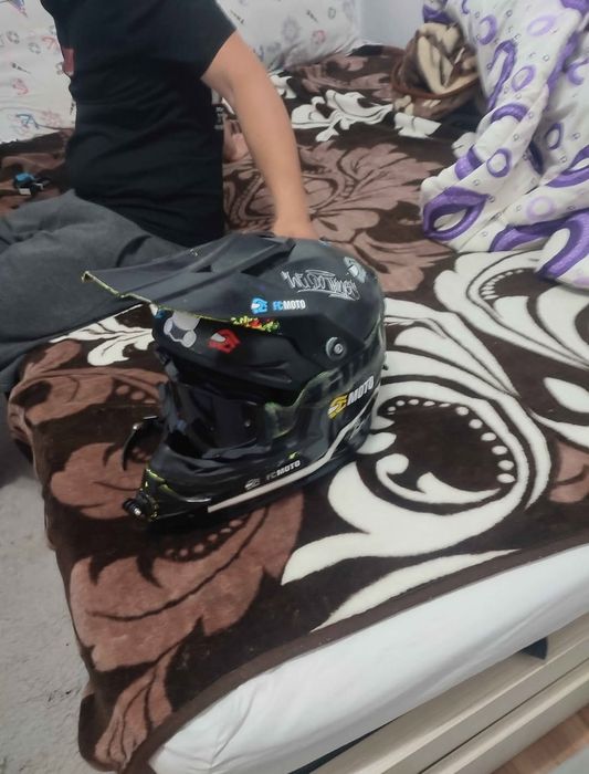 Vând casca de bicicleta