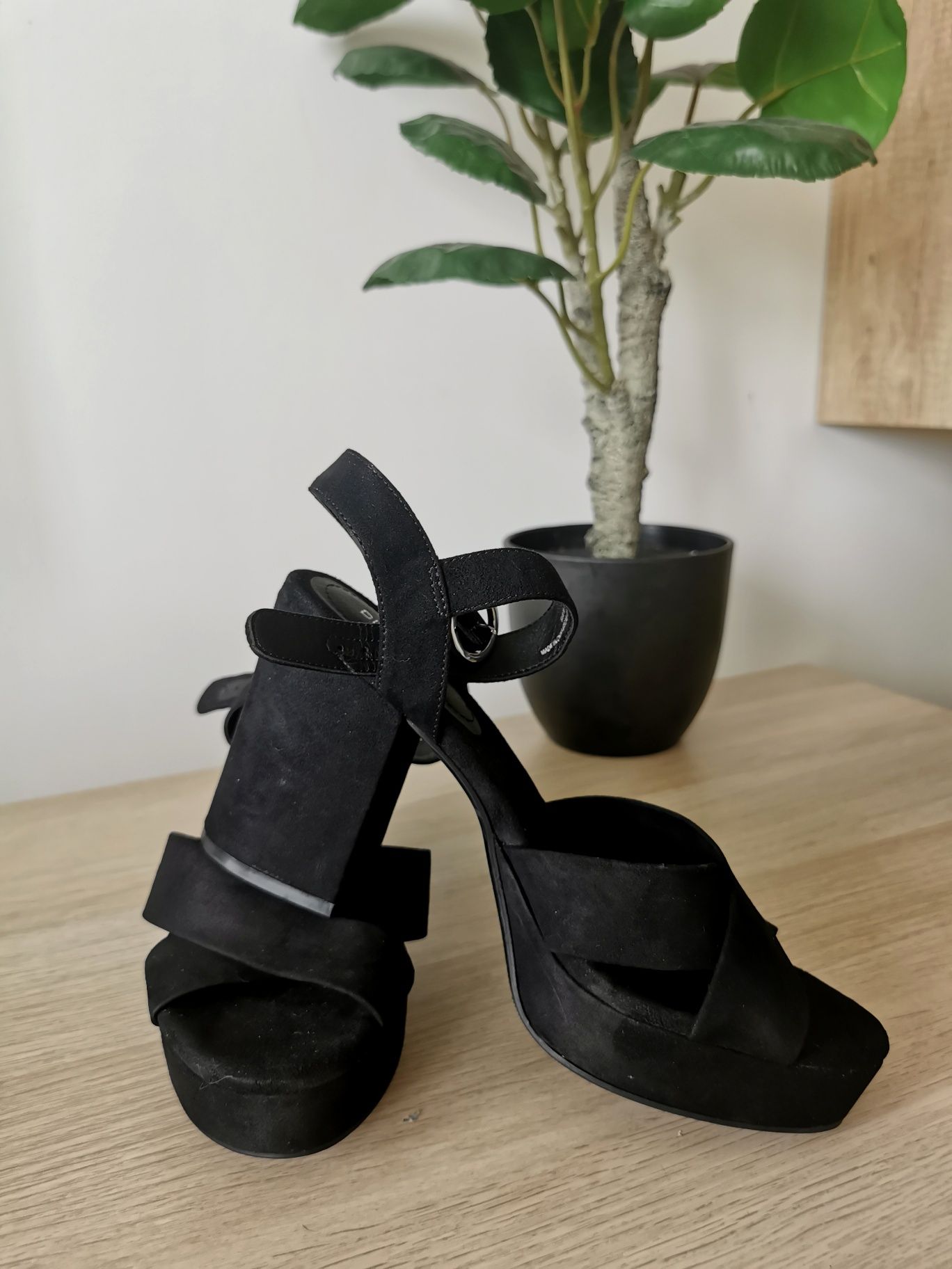 Sandale H&M Noi, negre, toc gros si platforma