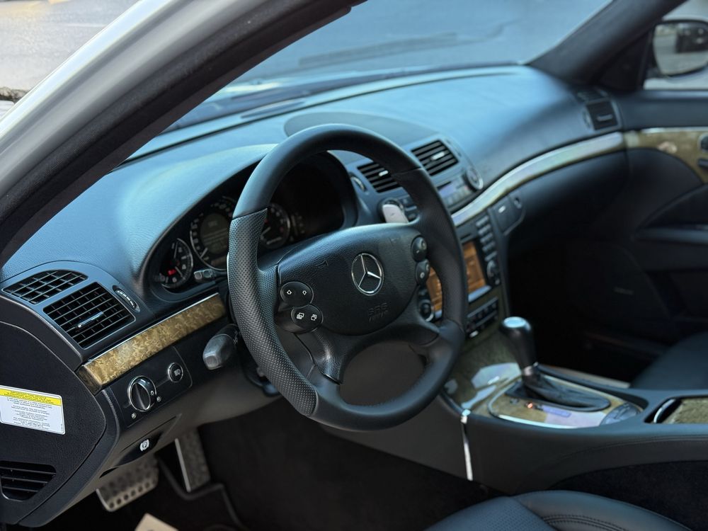 Mersedes benz W 211  6.3-AMG  514-л.с