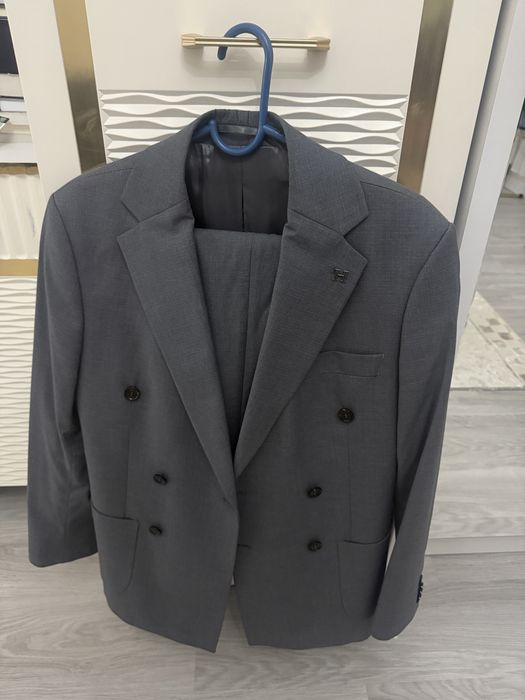 Продам мужской костюм