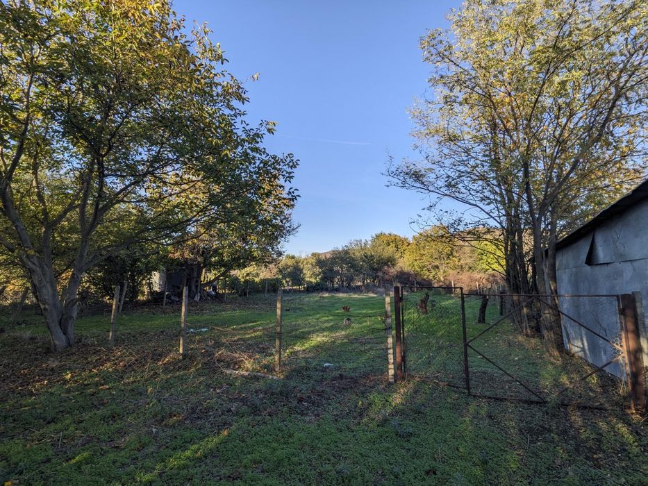 УПИ. Дворно място / Парцел за строителство - 673 кв.м. Частно лице