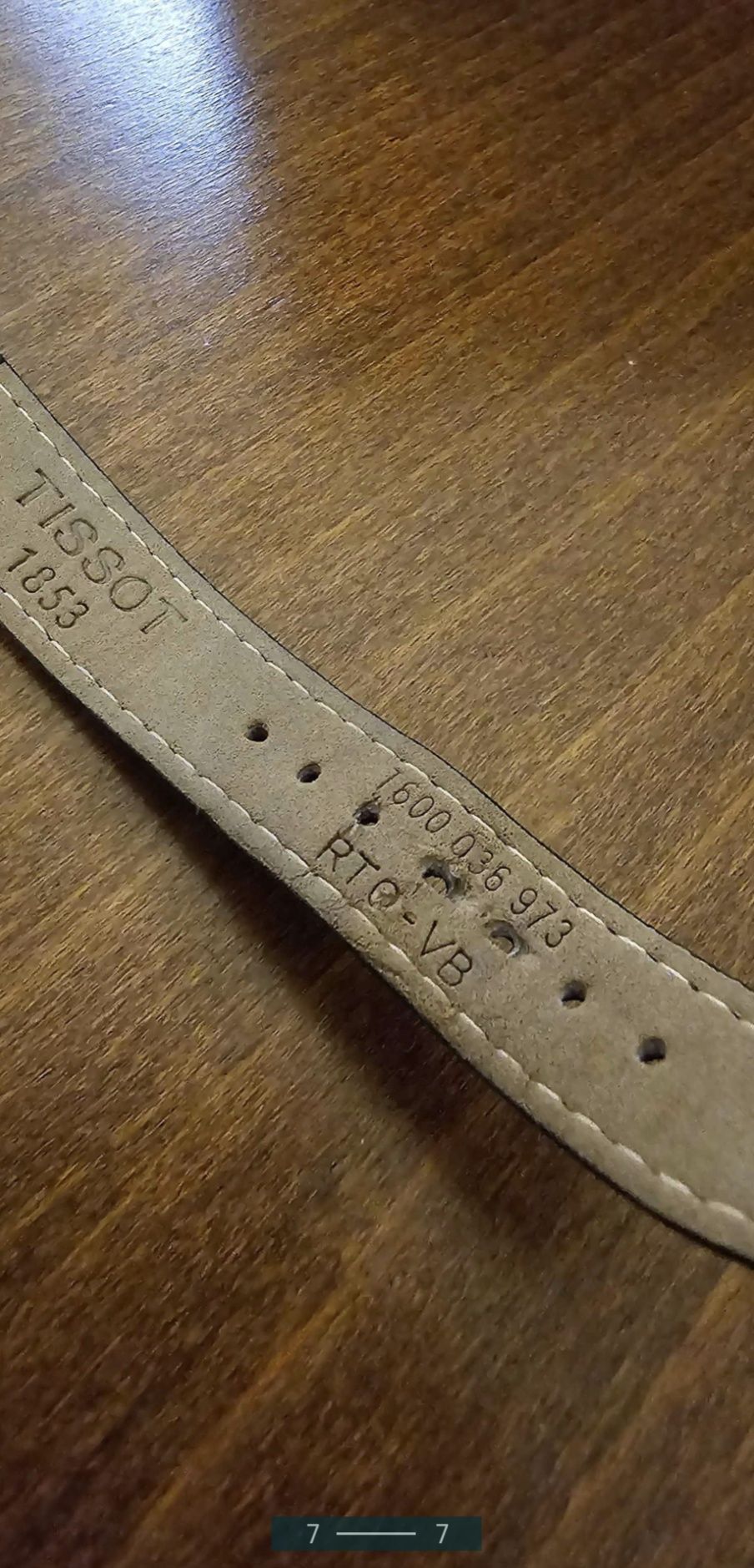Дамски часовник Tissot с кожена каишка
