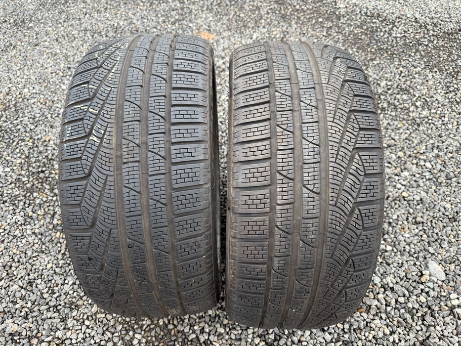 Cauciucuri 2 buc 235 / 35 r19 Pirelli iarna