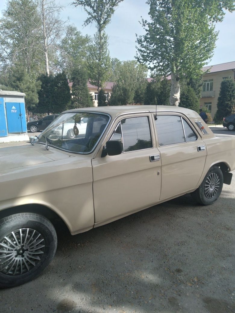 Продам автомобиль газ 2401