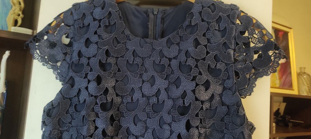 Официална рокля от дантела