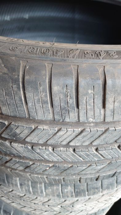 Гуми GOOD YEAR  245/40/19.  98V. Run Flat M+S  зимни