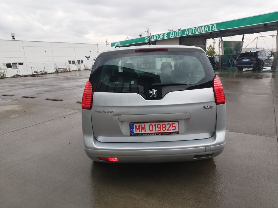 Peugeot 5008, an 2010, motor 1,6 diesel, 7 locuri
