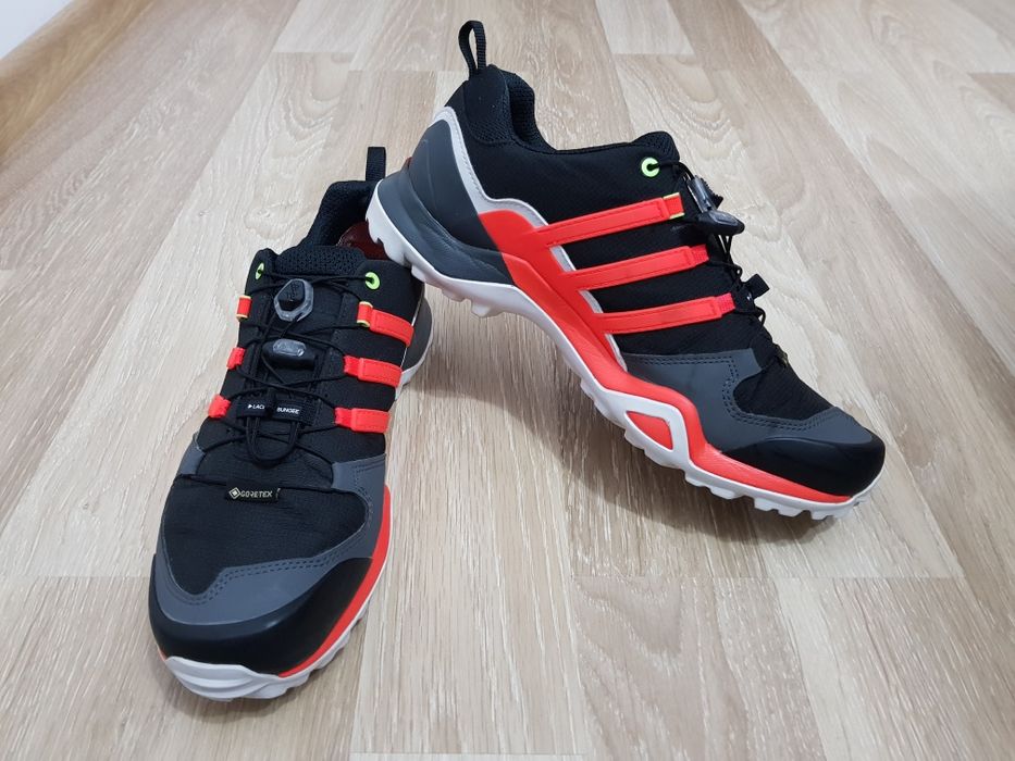 Adidasi Adidas Terrex Gore Tex marimea 44 nike salomon salewa