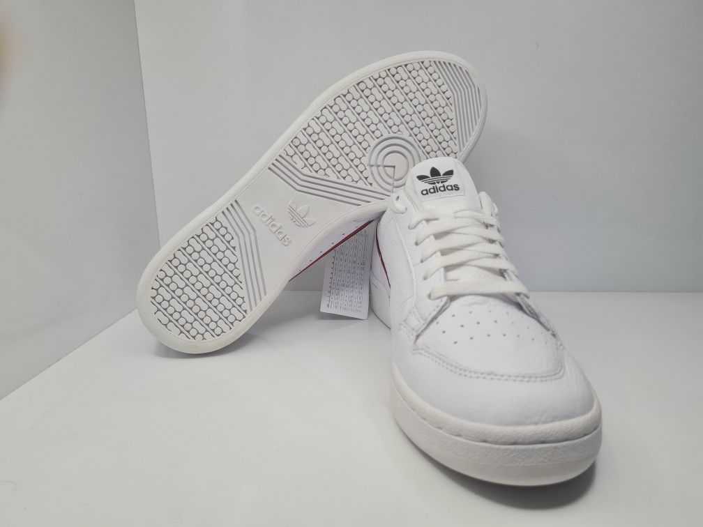 Кецове Adidas Continental 80

Чисто нови без кутия.

Размер 46 стелка