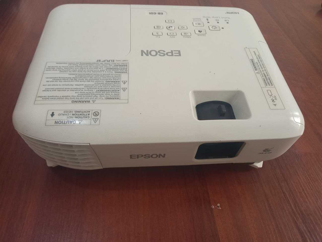 Proektor EPSON EB-E01